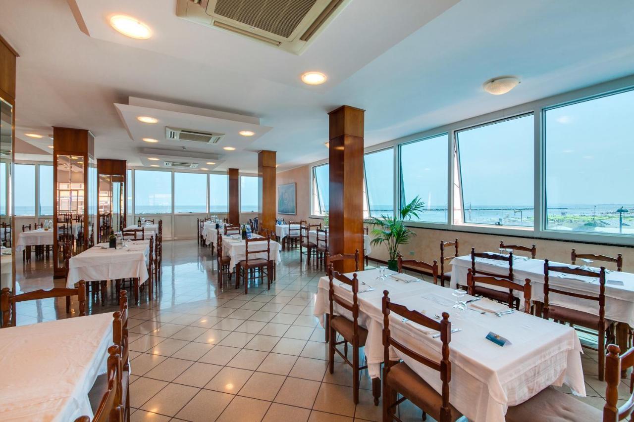 Hotel Majestic Bellaria-Igea Marina Exterior foto