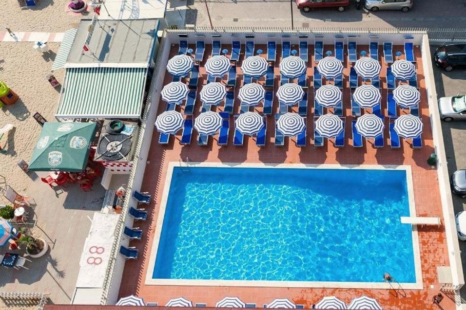 Hotel Majestic Bellaria-Igea Marina Exterior foto