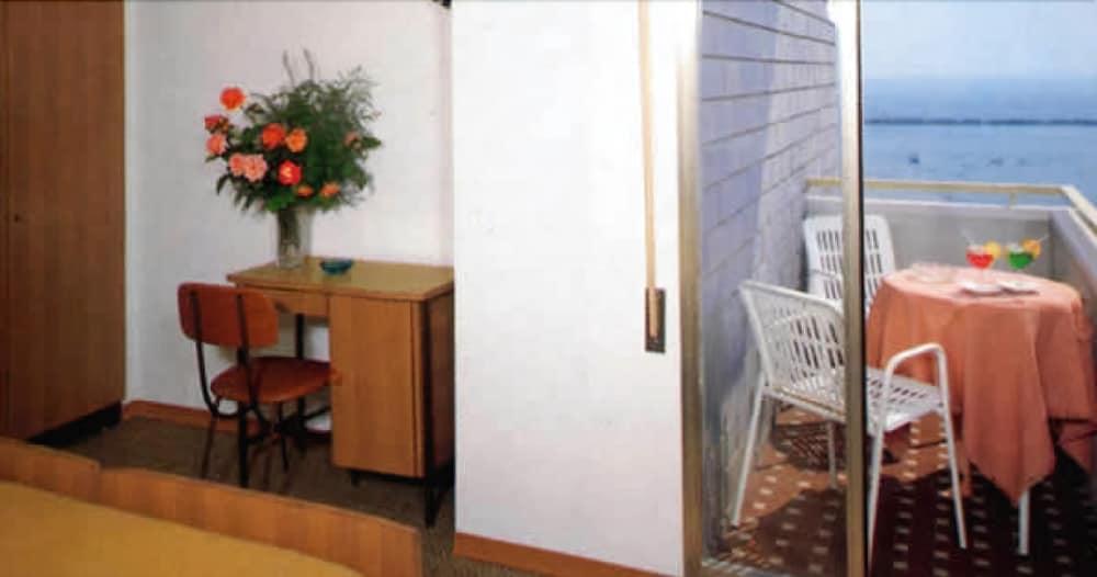 Hotel Majestic Bellaria-Igea Marina Exterior foto