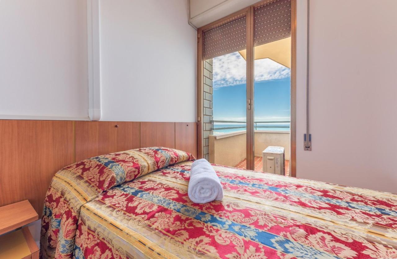 Hotel Majestic Bellaria-Igea Marina Exterior foto