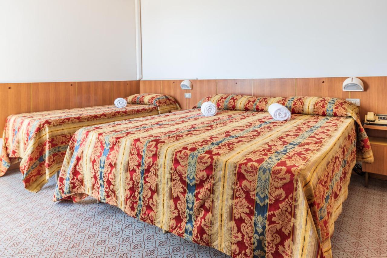 Hotel Majestic Bellaria-Igea Marina Exterior foto