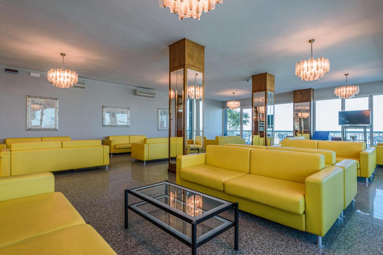 Hotel Majestic Bellaria-Igea Marina Exterior foto